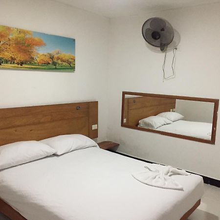 Hotel La Mansion Μεντεγίν Εξωτερικό φωτογραφία